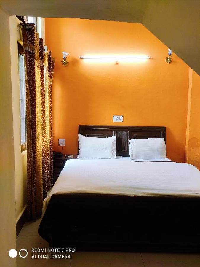 Castle View Hotell Mussoorie Eksteriør bilde