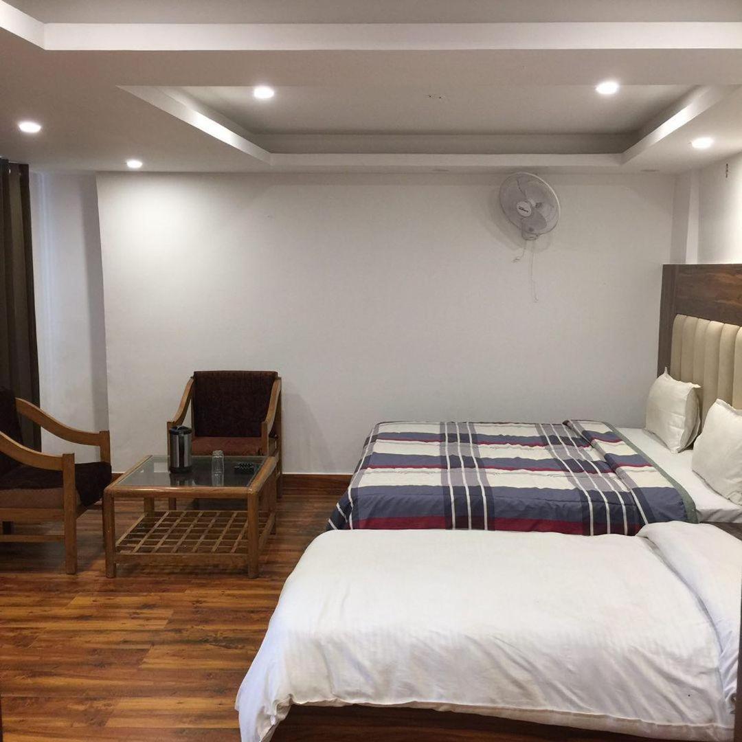 Castle View Hotell Mussoorie Eksteriør bilde