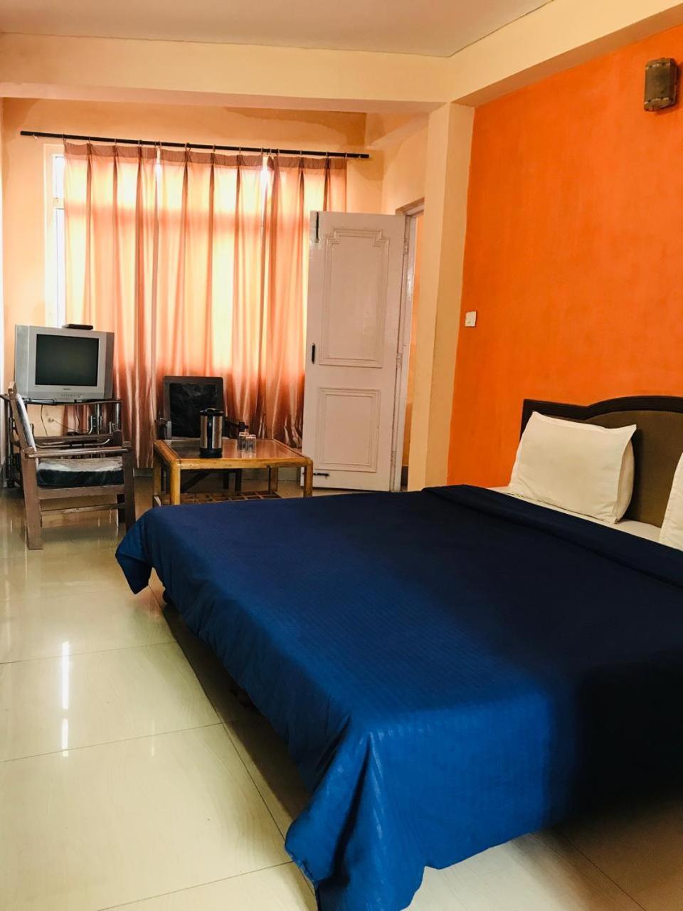 Castle View Hotell Mussoorie Eksteriør bilde