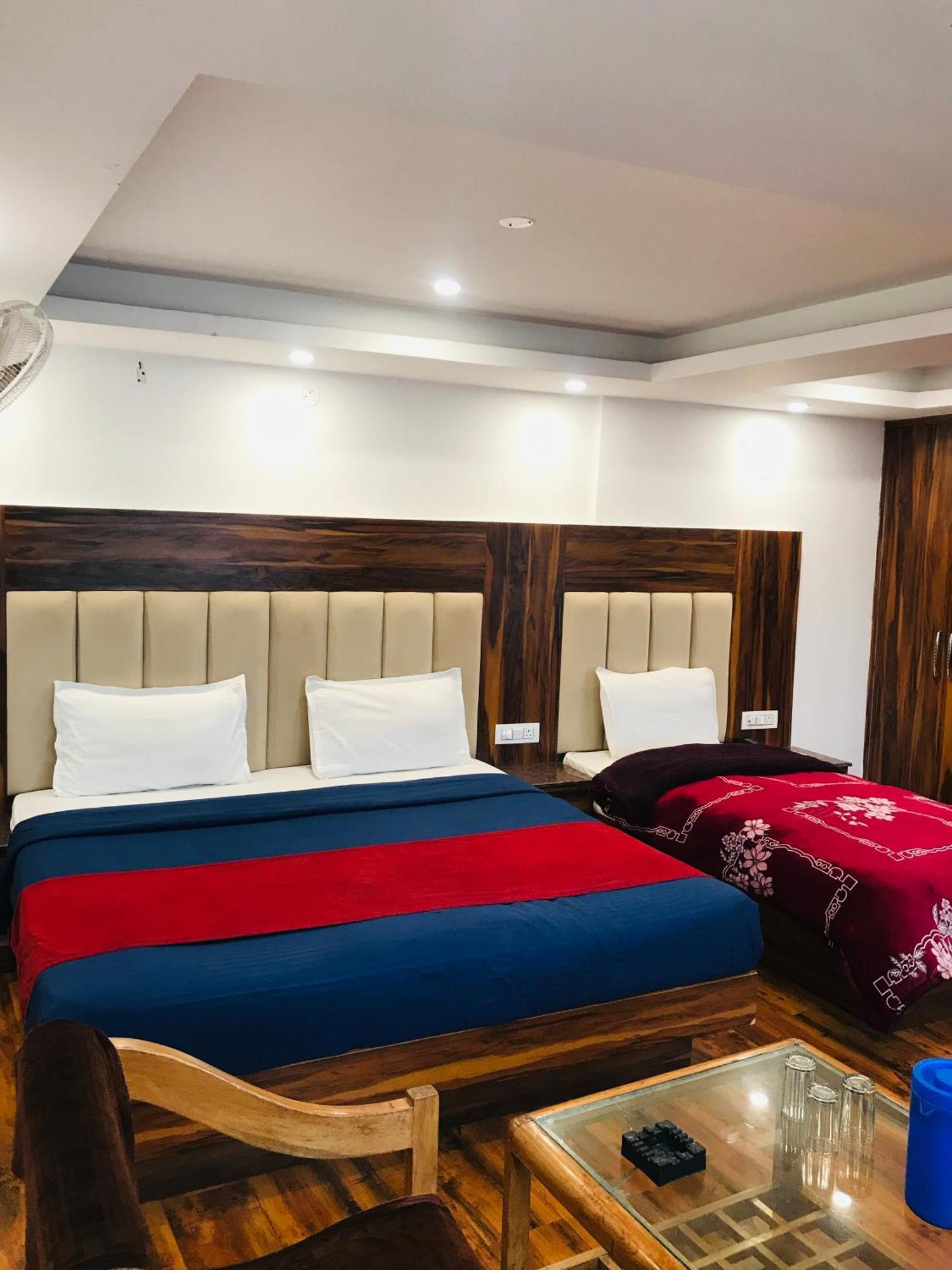 Castle View Hotell Mussoorie Eksteriør bilde